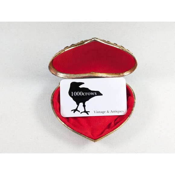 Vintage Butterfly jewelry box made in Japan, Gold tone filigree trinket box gift - Picture 10 of 10